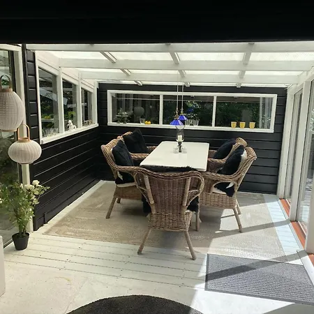 Amazing In With 2 Bedrooms, Jacuzzi And Sauna * Års